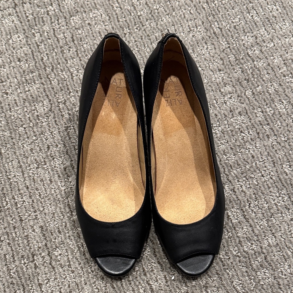 Naturalizer Black Heels